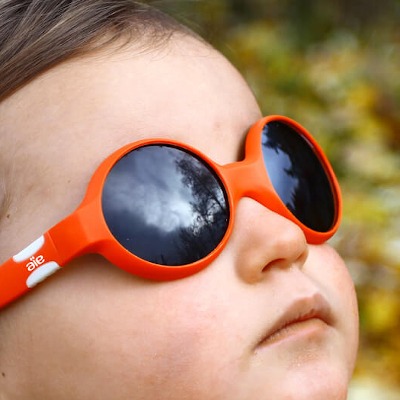 Découvrez les lunettes de soleil enfants Aie chez Optique Place des Fetes, votre opticien à Paris 19
