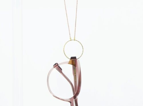Collier de lunettes chez Optique Place des Fêtes