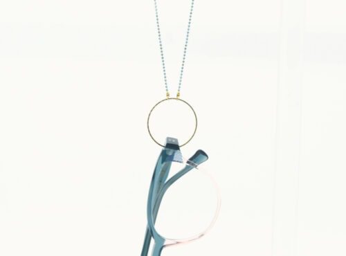 Collier de lunettes chez Optique Place des Fêtes