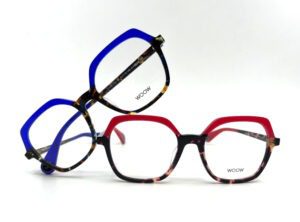 Lunettes WOOW bicolores duo bleu ou rouge, chez Optique Place des Fêtes opticien Paris 19