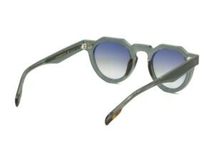 Lunettes de soleil PanameCambronne c3 vue biais arrière, chez Optique Place des Fêtes Opticien à Paris 19