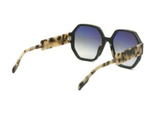 Lunettes de soleil Paname La Courneuve C3 vue biais arrière, chez Optique Place des Fêtes Opticien à Paris 19