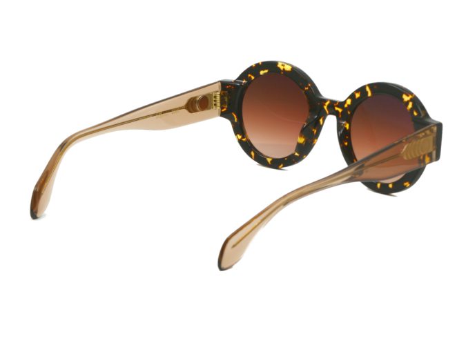 Lunettes de soleil Gigi Studios Mirea ecaille GS1057 22 Vue biais arriere