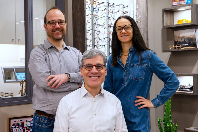 OPTIQUE PLACE DES FETES une équipe souriante