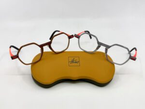 Lunettes theo Stan cola et fumée disponible à Paris 19 chez Optique Place des Fêtes