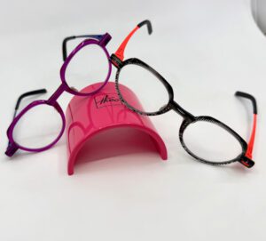 Lunettes theo Unae disponible à Paris 19 chez Optique Place des Fêtes